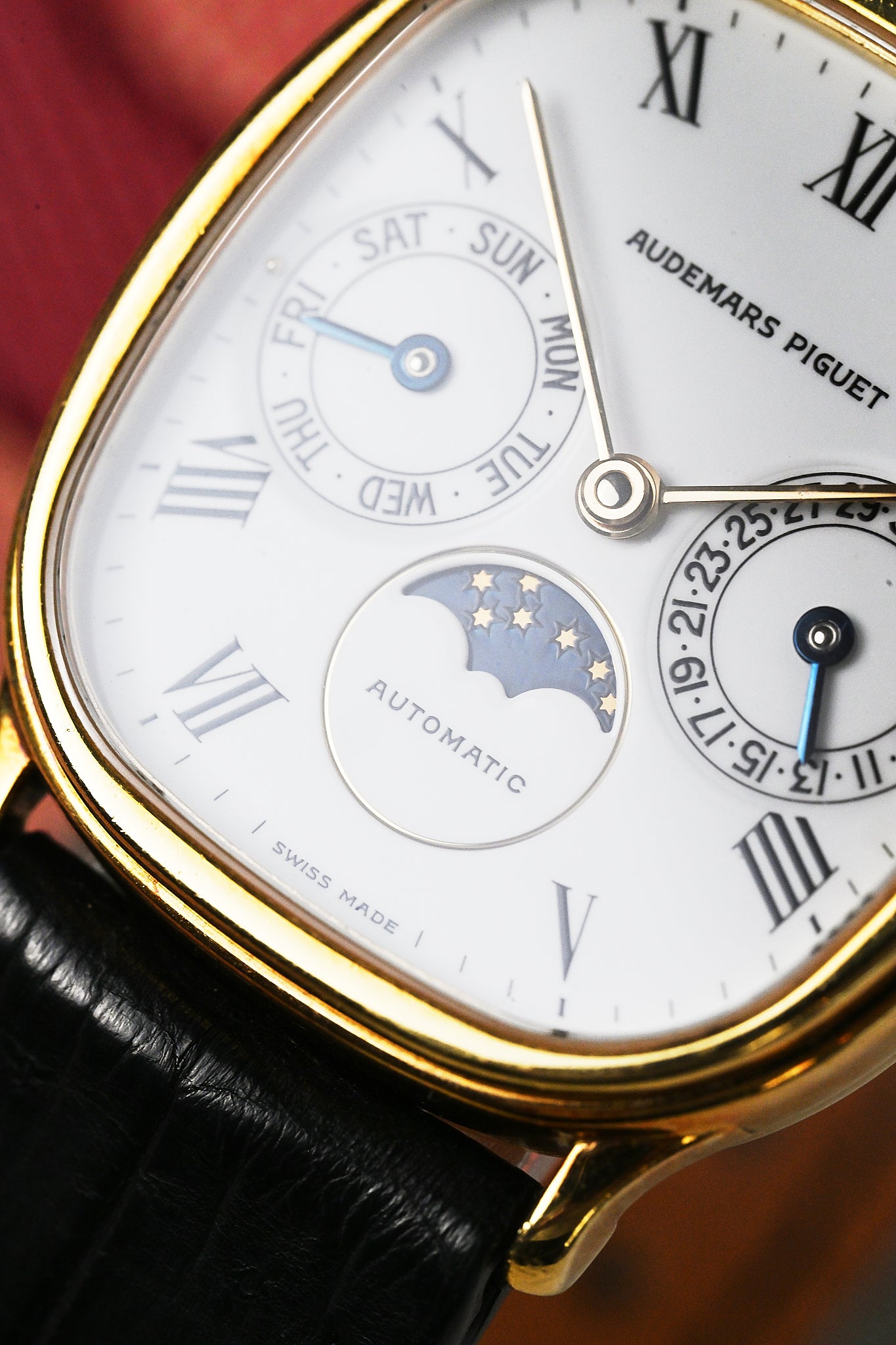 AUDEMARS PIGUET DAY-DATE MOONPHASE '18K YELLOW GOLD'