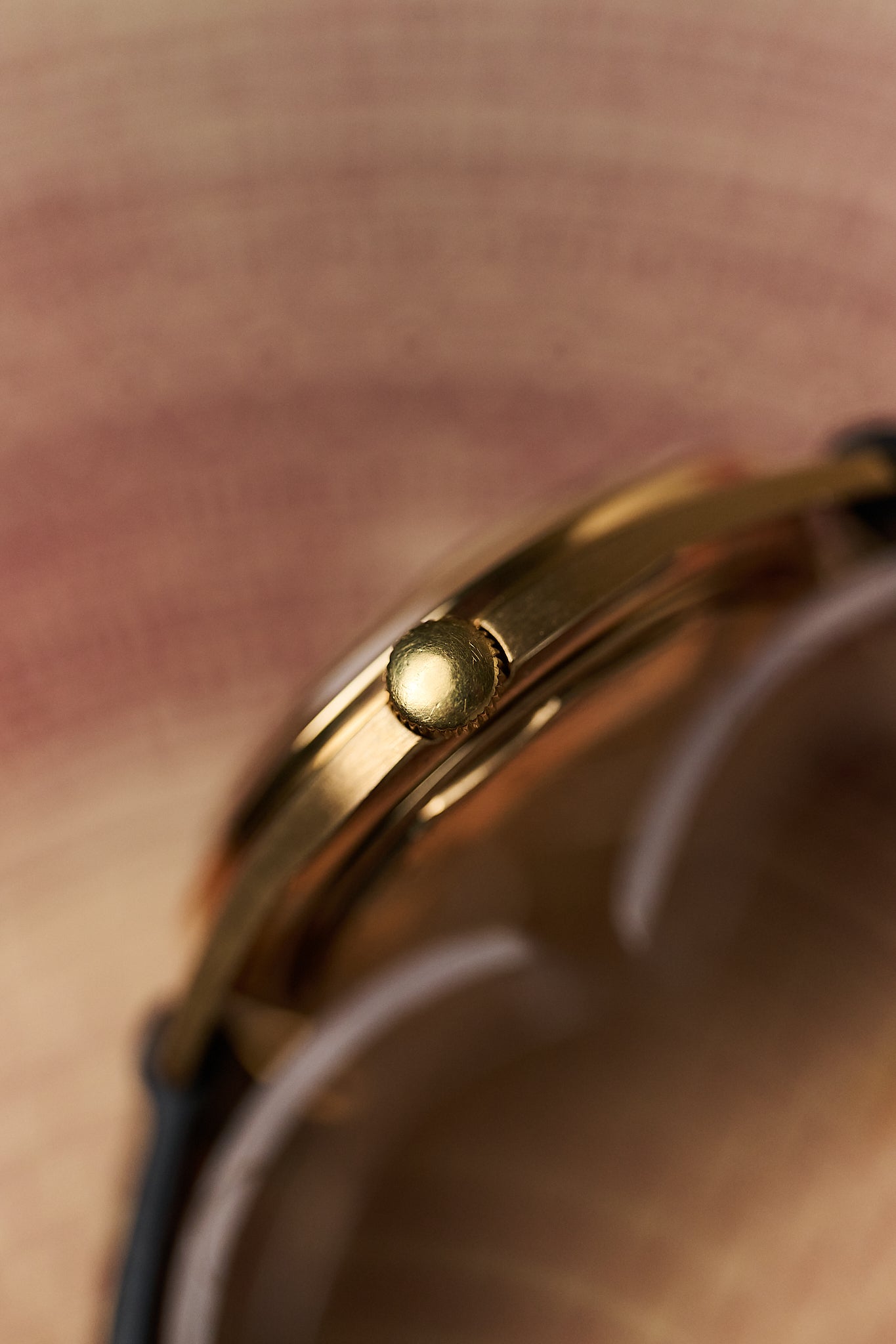 JAEGER-LECOULTRE 'CALATRAVA' 9CT YELLOW GOLD