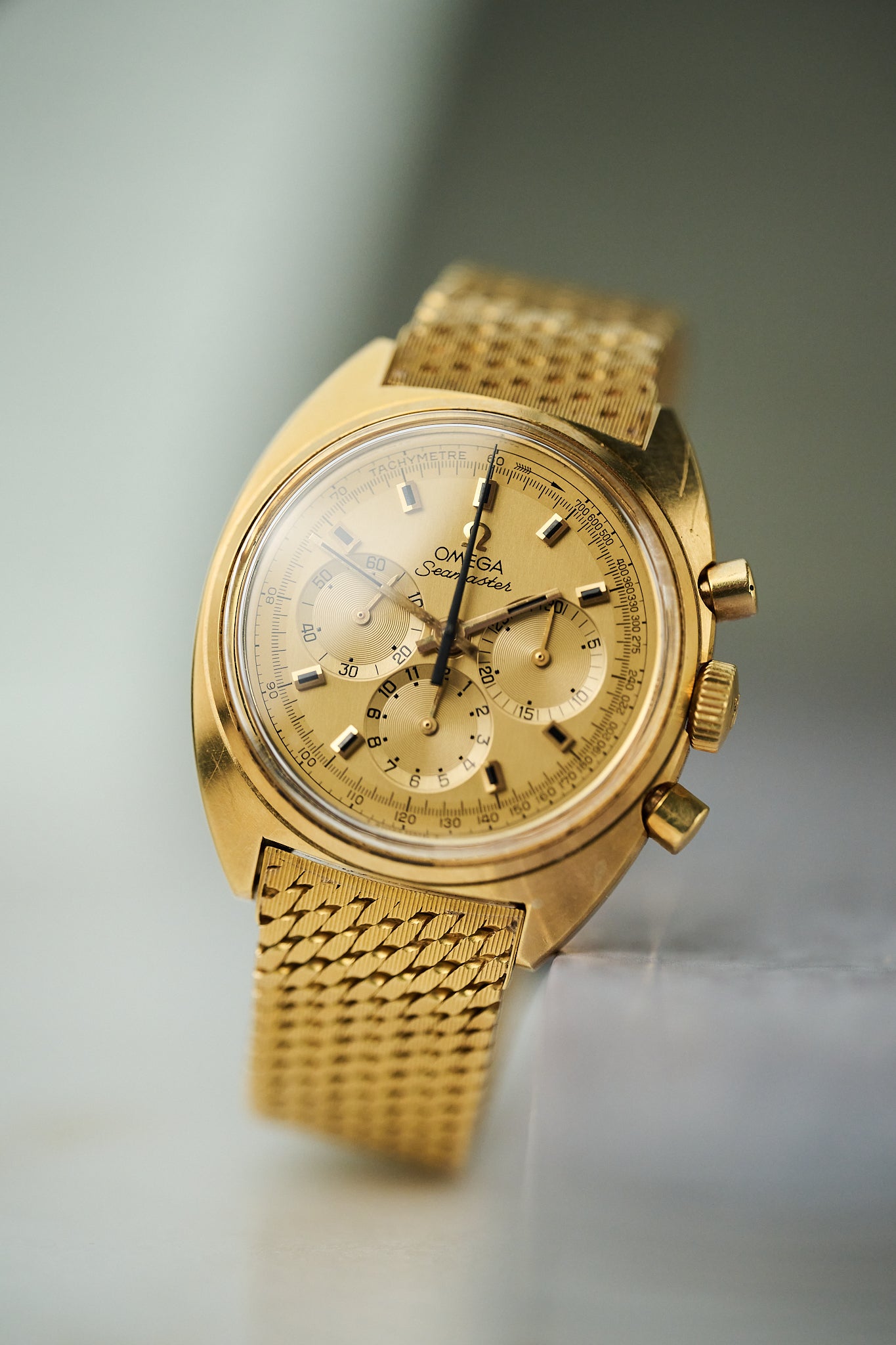 Gold seamaster outlet omega