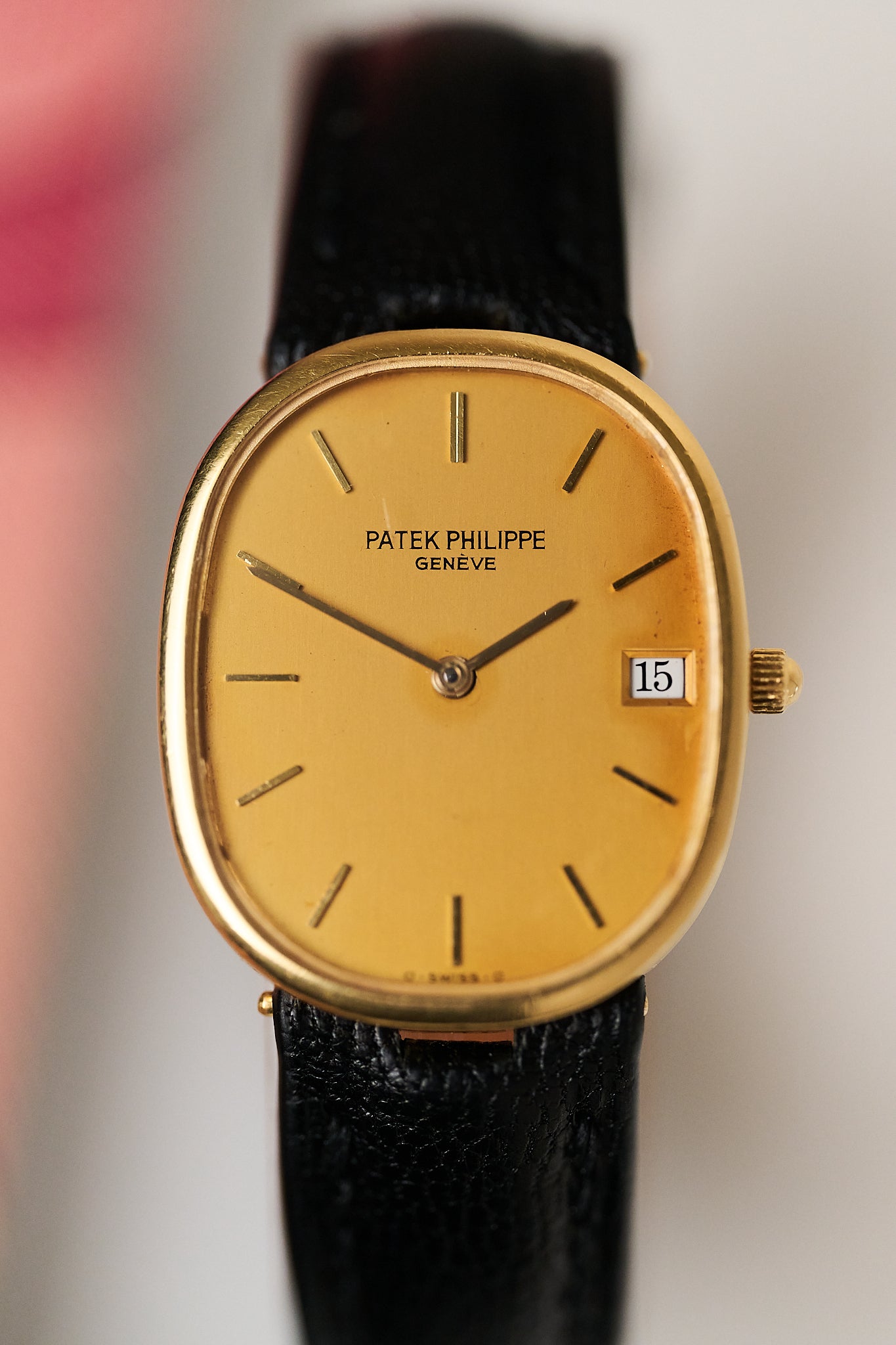 PATEK PHILIPPE ELLIPSE '18K YELLOW GOLD'