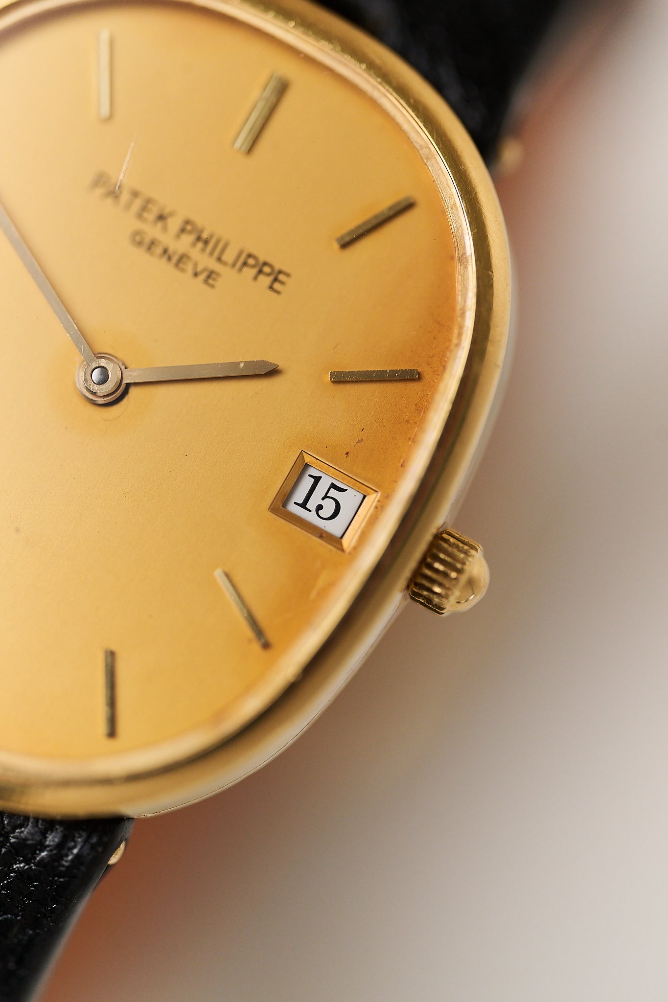 PATEK PHILIPPE ELLIPSE '18K YELLOW GOLD'