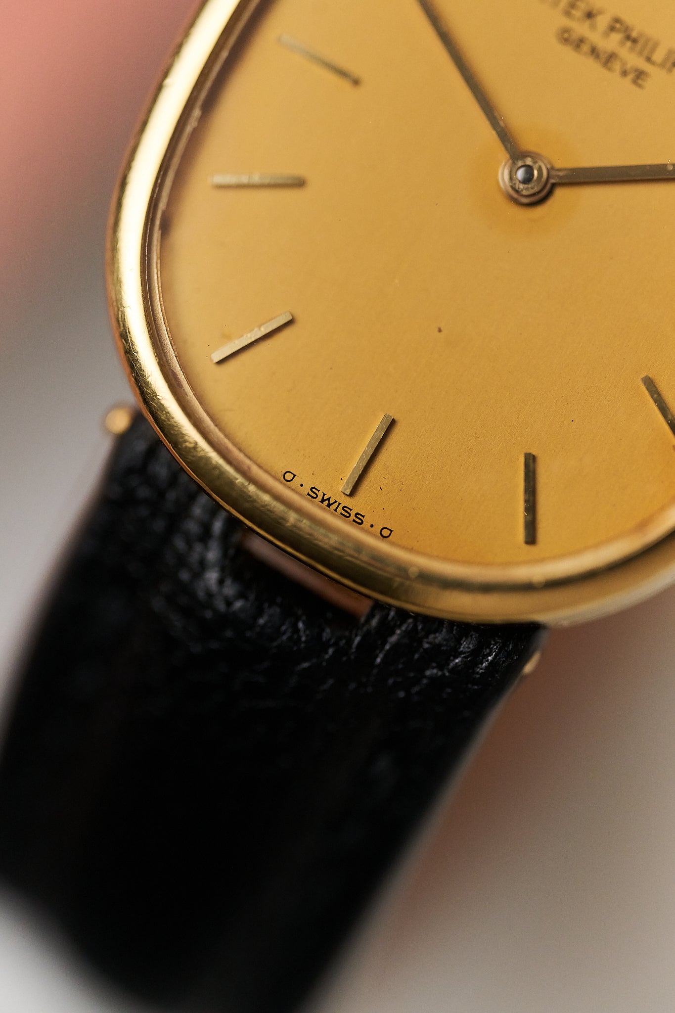 PATEK PHILIPPE ELLIPSE '18K YELLOW GOLD'