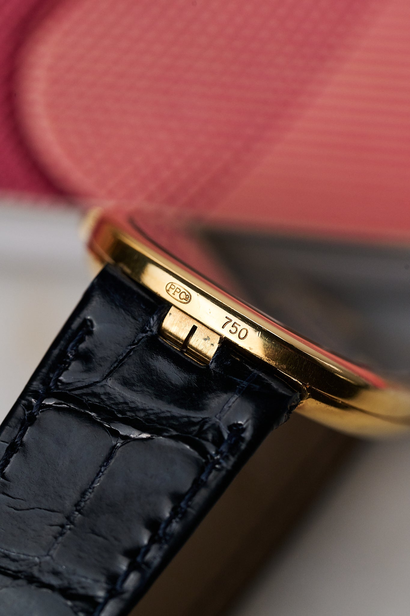 PATEK PHILIPPE ELLIPSE 3738 '18K YELLOW GOLD'