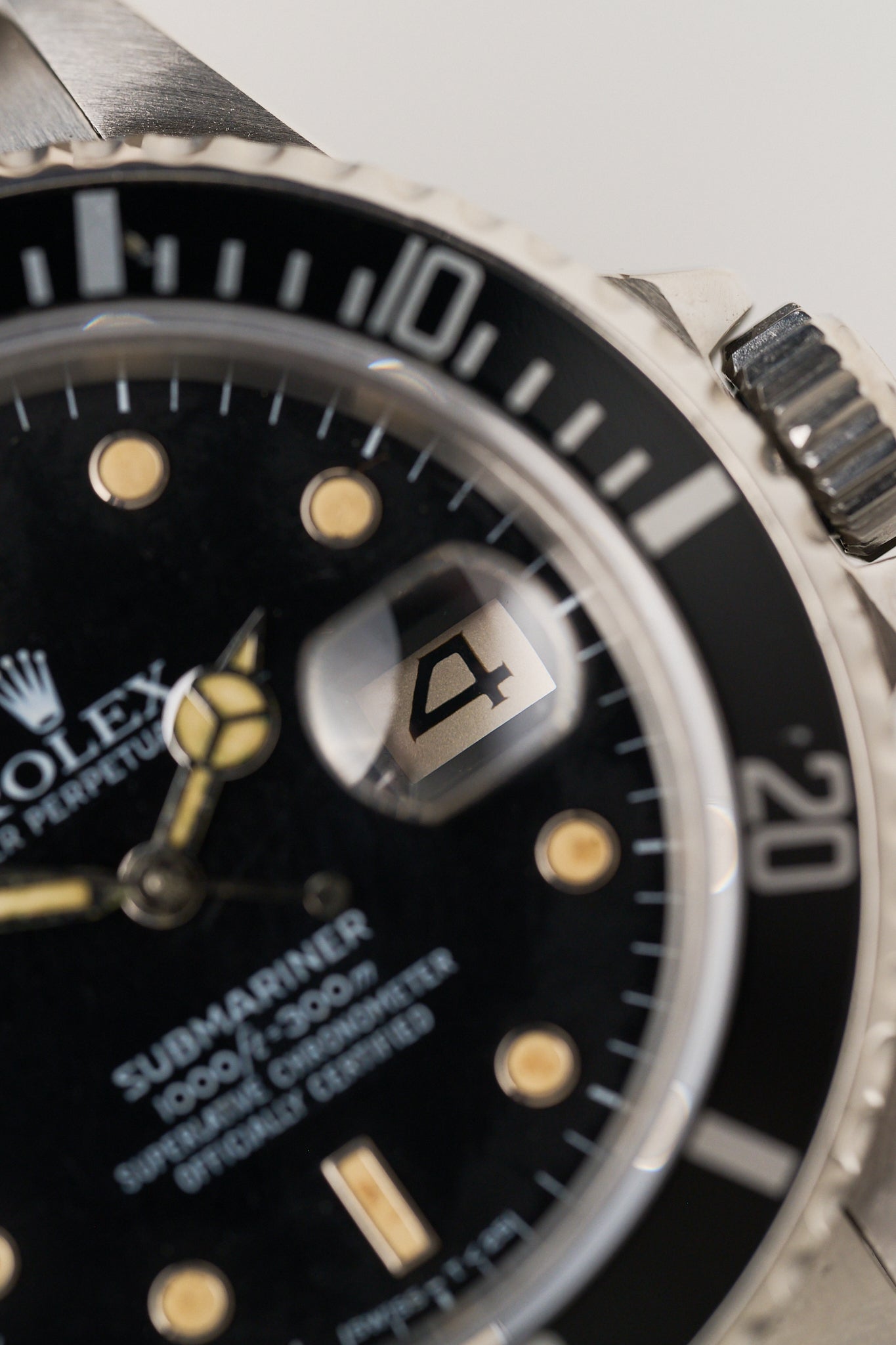 ROLEX SUBMARINER DATE 16800 'GLOSS DIAL'