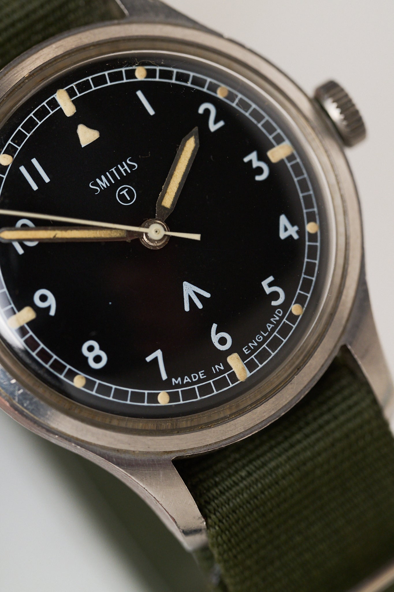 SMITHS MILITARY ISSUED W10