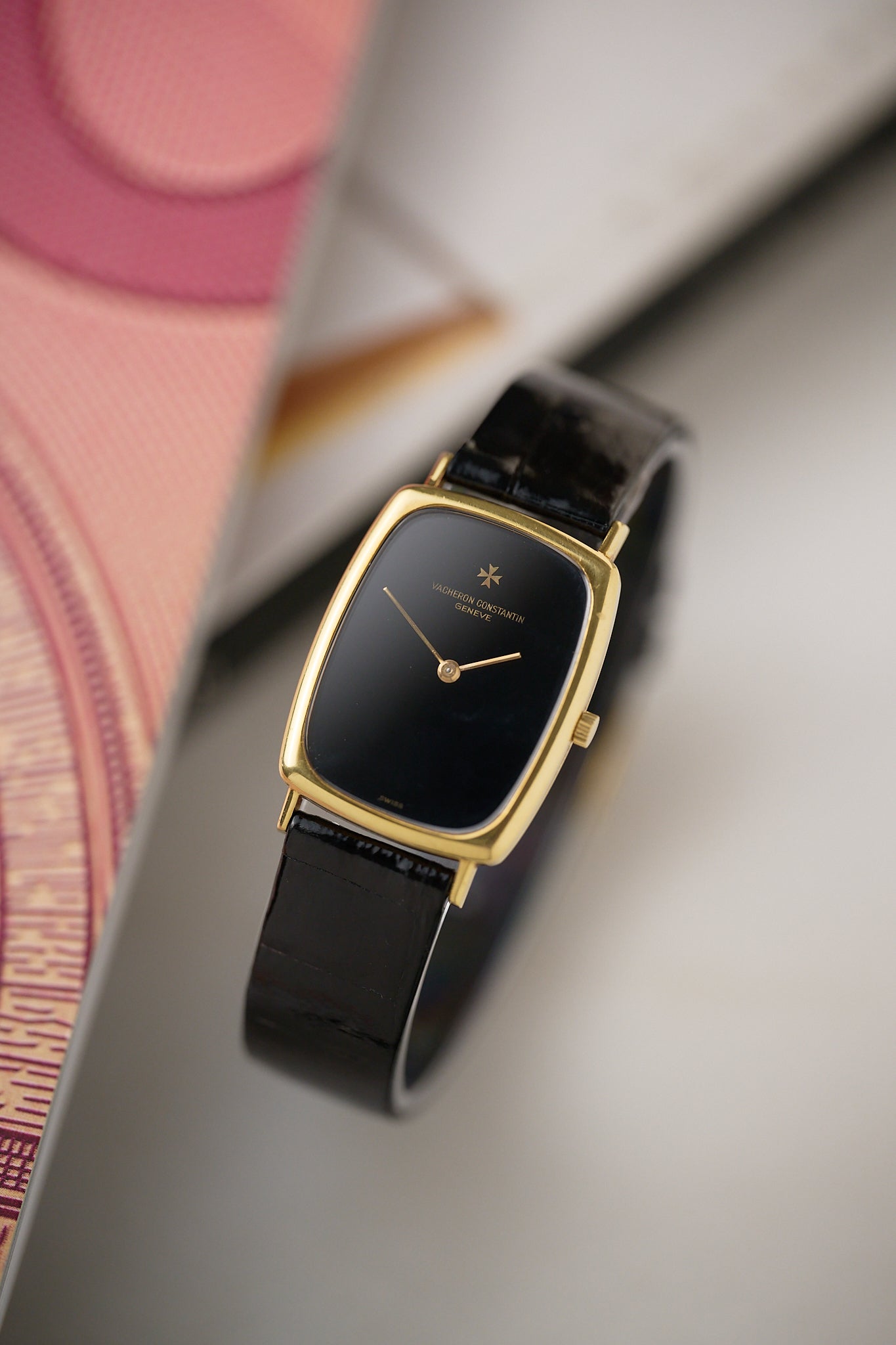 VACHERON CONSTANTIN 18K YELLOW GOLD 'ONYX DIAL' FULL SET